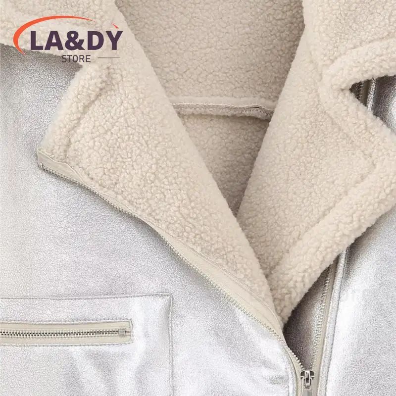 Женская куртка из искусственной кожи