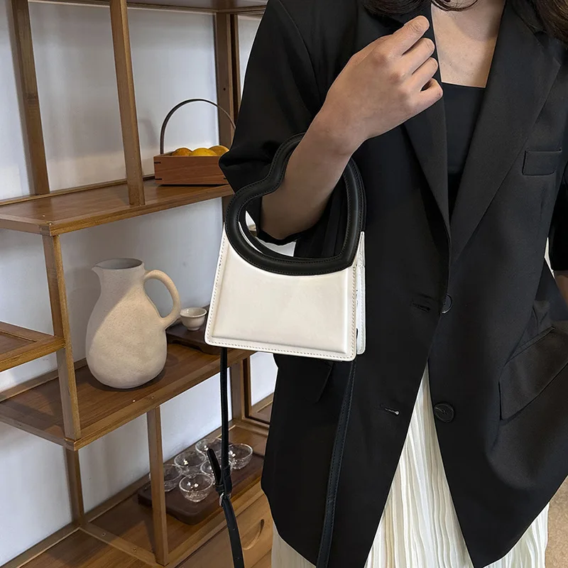 Internet Celebrity Unique Design Women's 2023 New Ins Style Contrast Color Single Shoulder Crossbody Niche Love Handbag
