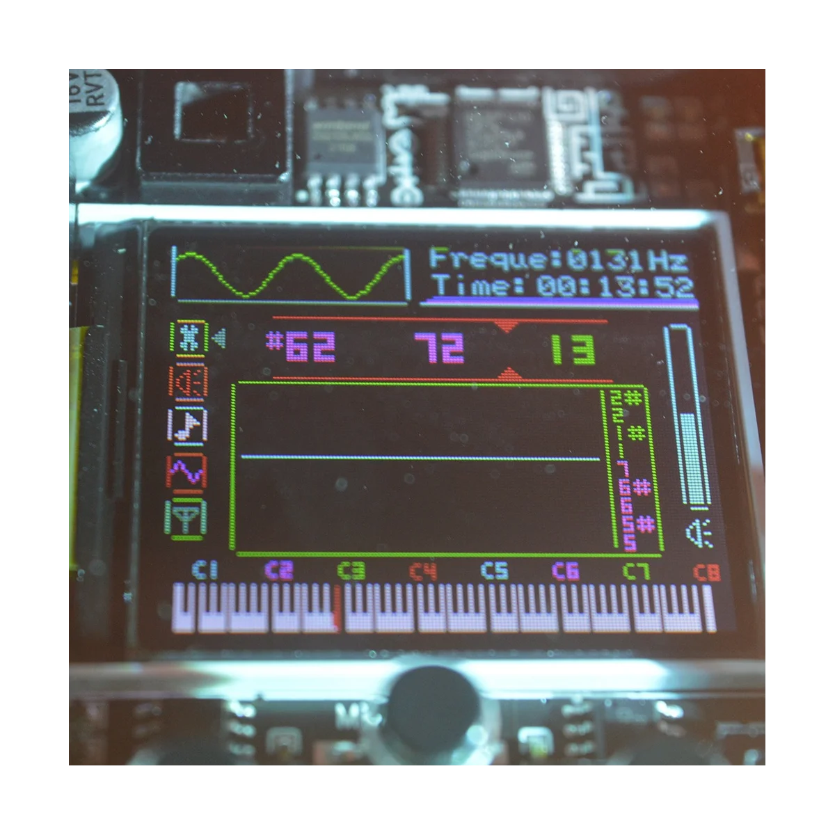 

Audio Mini Theremin Musical Electronic Instrument Retro Multiple Voices Toys with Screen Display