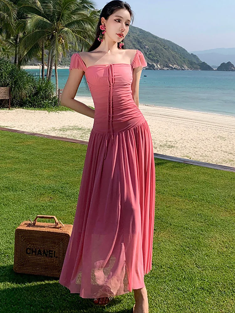 Женское длинное платье на бретельках розовое повседневное Плиссированное