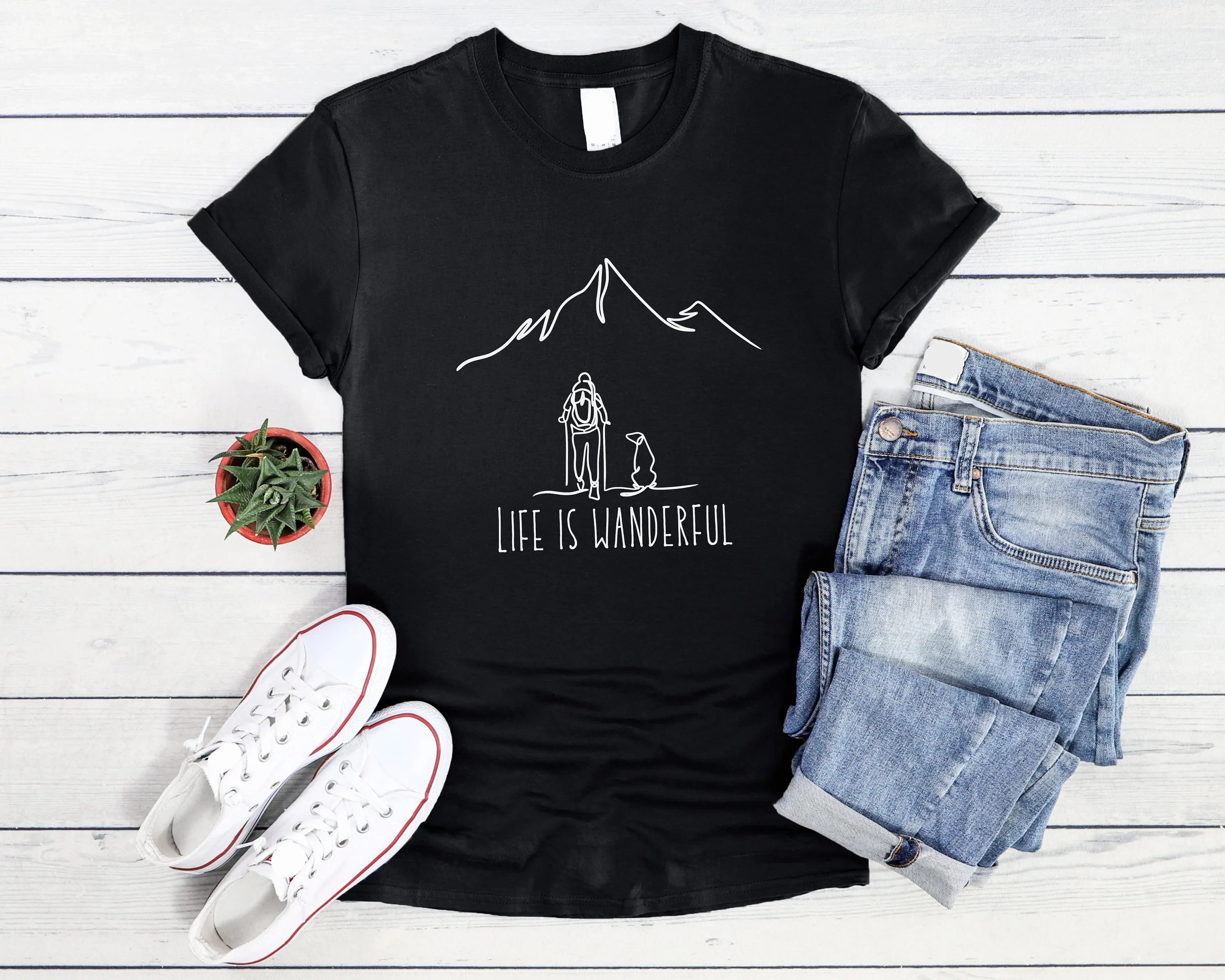 Футболка Life Is Wanderful с изображением гор и собак идеальный подарок для любителей