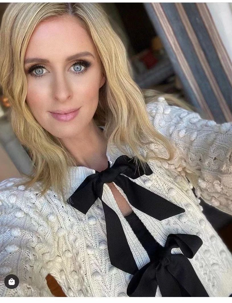 

2022 Autumn New Sweet Bow Tie Knitted Thick Crochet Women's Sweater Cardigan