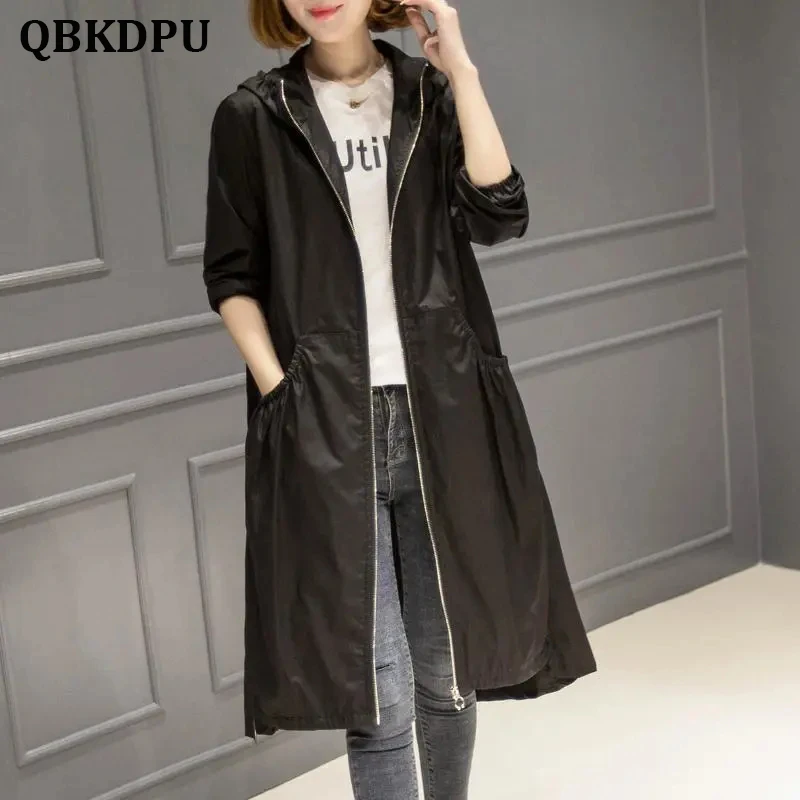 

Женская длинная мешковатая куртка со складками, большой размер 4XL, с капюшоном, в Корейском стиле, легкая, Элегантная черная куртка