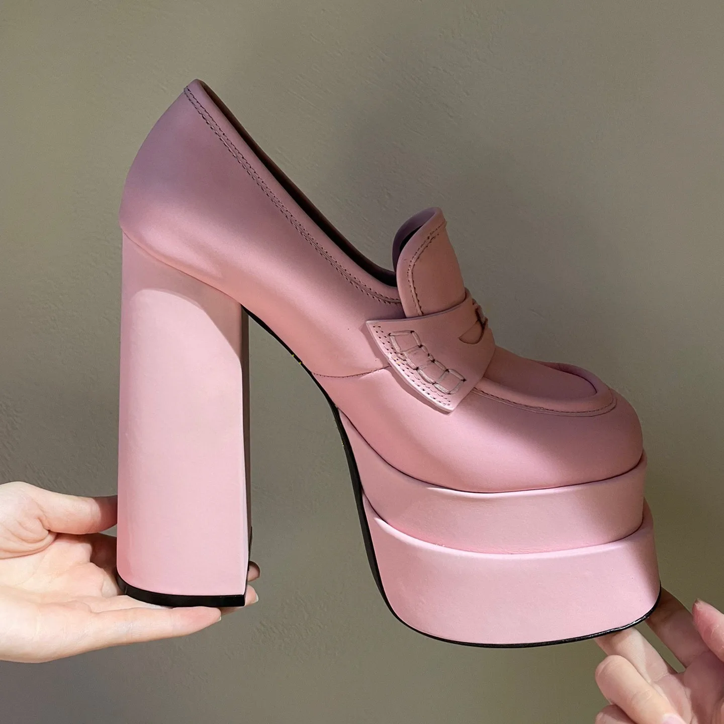 Женские туфли-лоферы на высоком каблуке с квадратным носком | Обувь