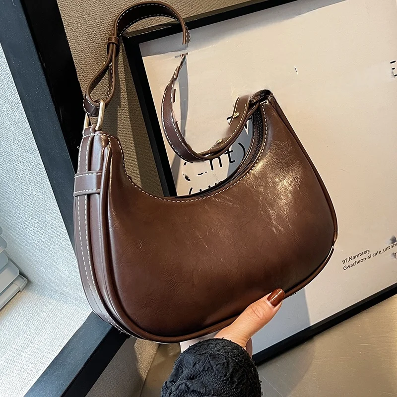 

Niche Unique Small Bag Women Autumn and Winter 2022 New Trendy Fashion Messenger Bag Popular High-Grade Shoulder Underarm Bag