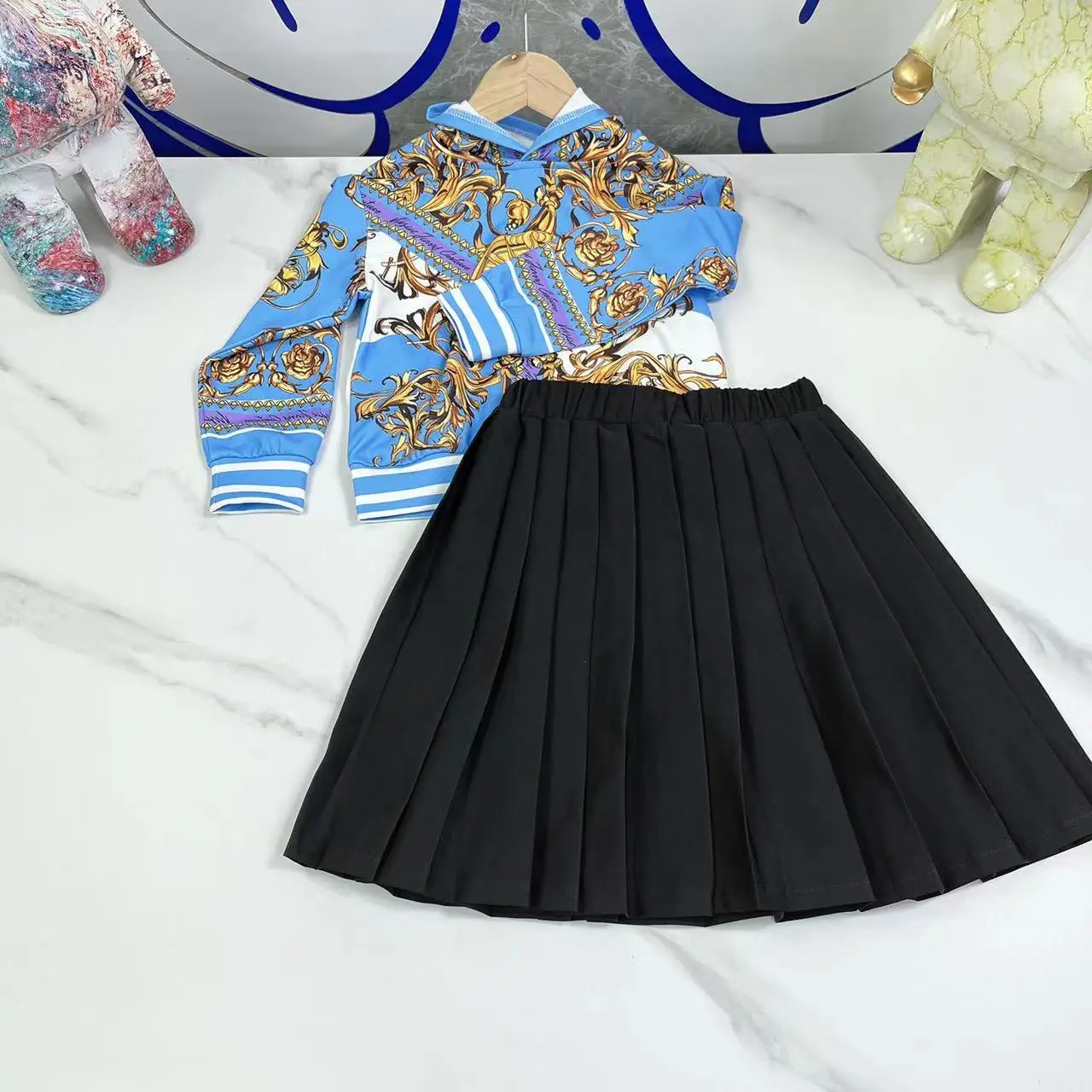 

Light luxury children's clothing 2022 early autumn new products Western style European and American style hooded suit with pleat