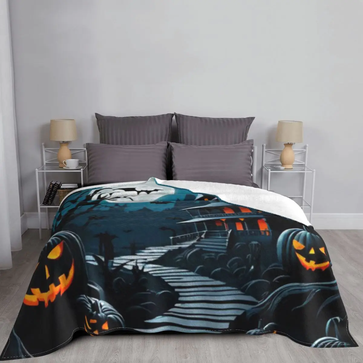 Жуткий дом с привидениями в сумерках. Ультрамягкое одеяло из микрофлиса.