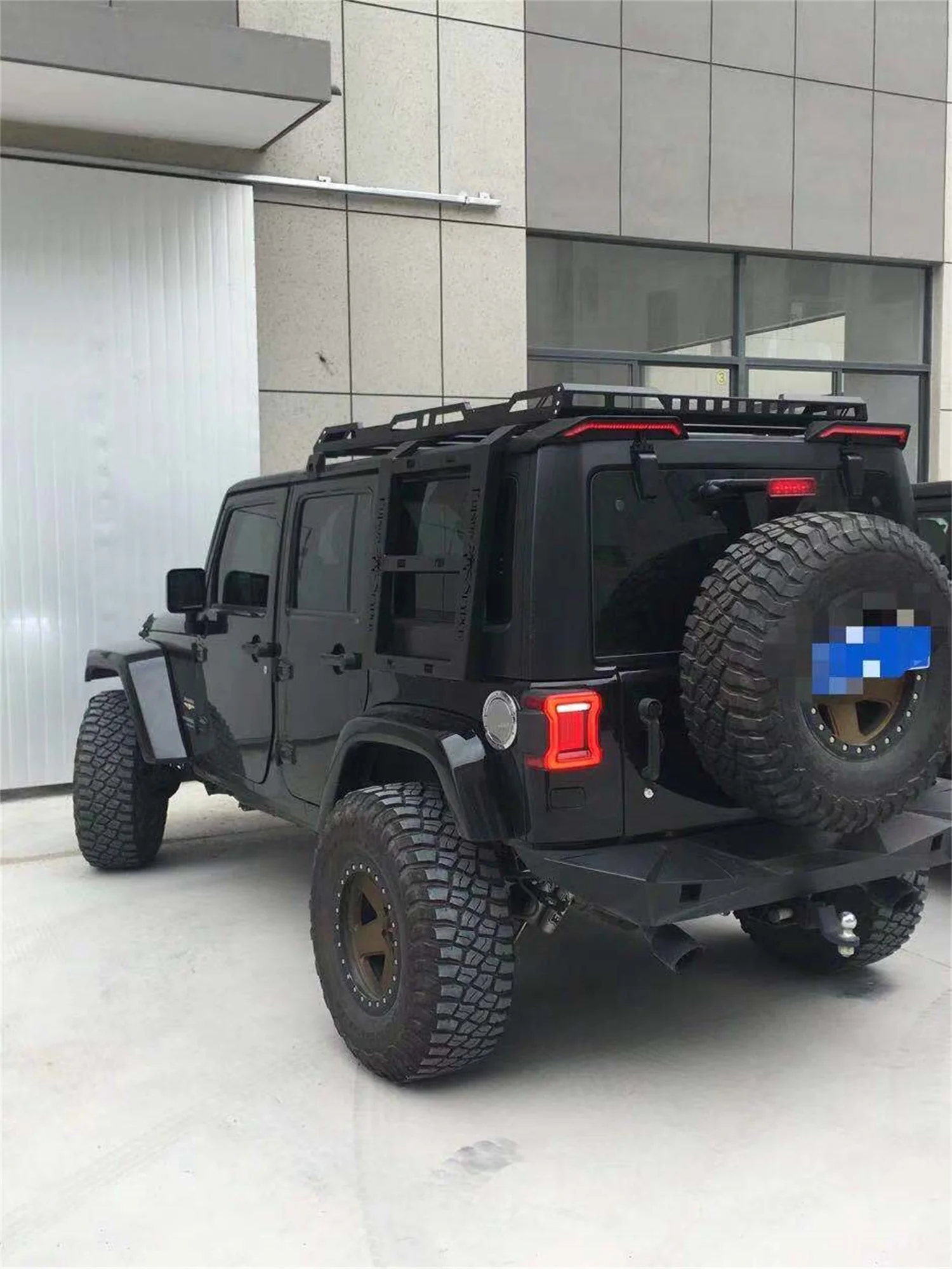 Задний спойлер SXMA J386 на крышу задний черный из АБС-пластика с указателем поворота