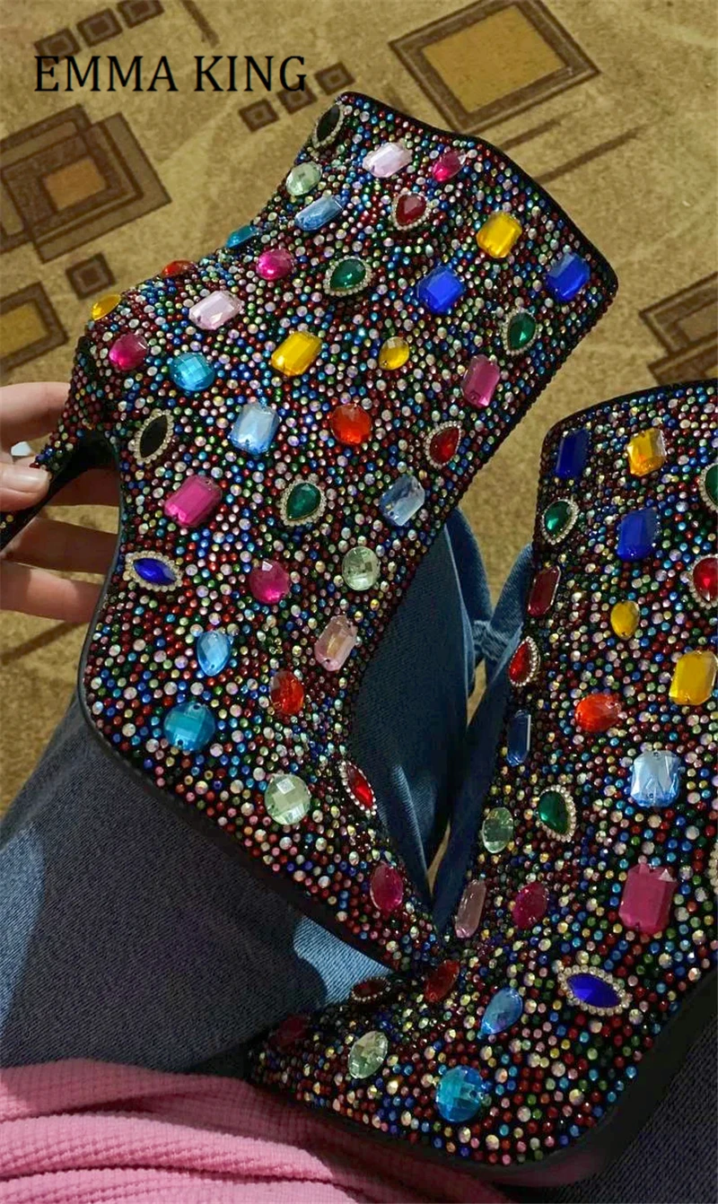 Женские разноцветные ботильоны с инкрустацией бриллиантами женские ботинки на