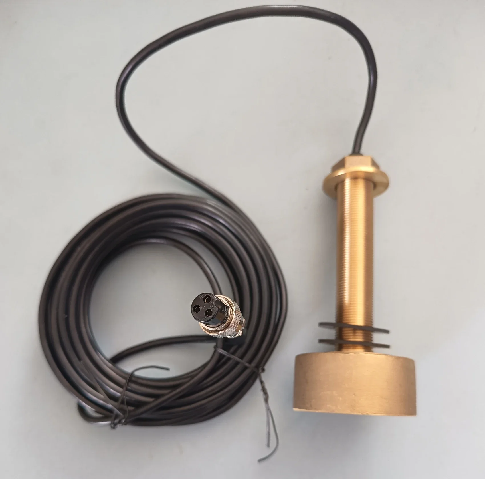 Фото Датчик ONWA NMM40-50/200: 600 Вт, бронзовый сквозной корпус (двухчастотный) №3