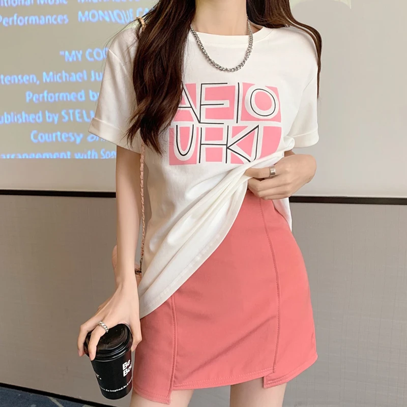 

Женский летний костюм с коротким рукавом, футболка с круглым вырезом и надписью, однотонная тонкая красивая юбка с высокой талией