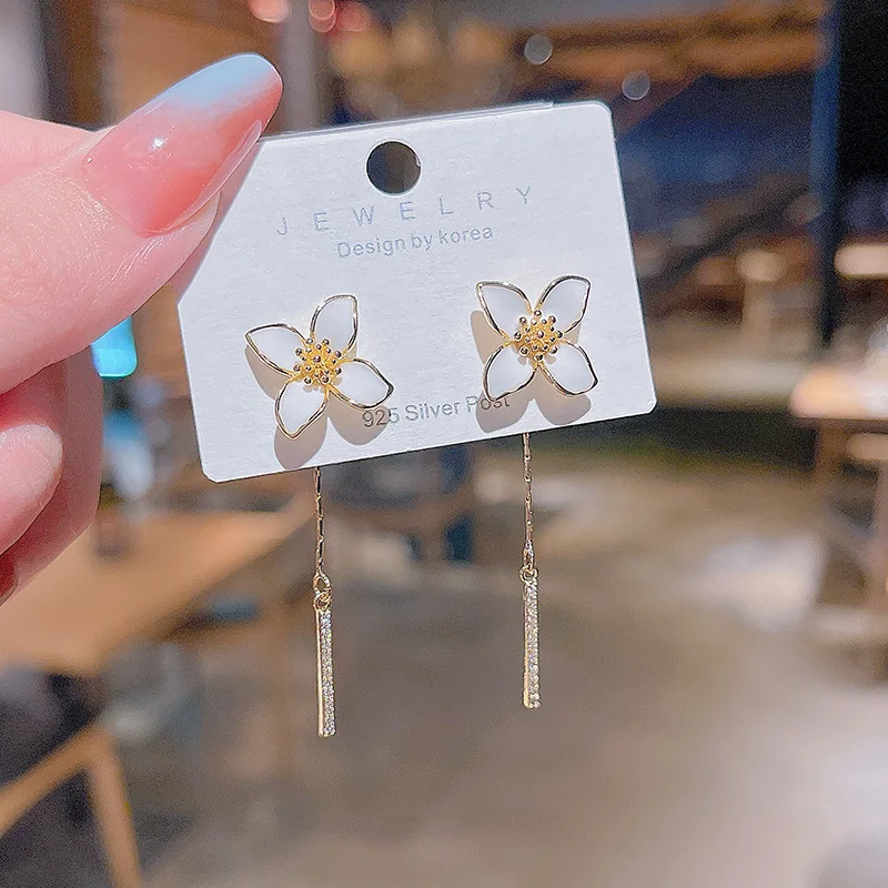 

2021 Korean New S925 Silvers Simple Flower Pendant Earrings Metal Bohemian Jewellery for Woman Earrings Fashion