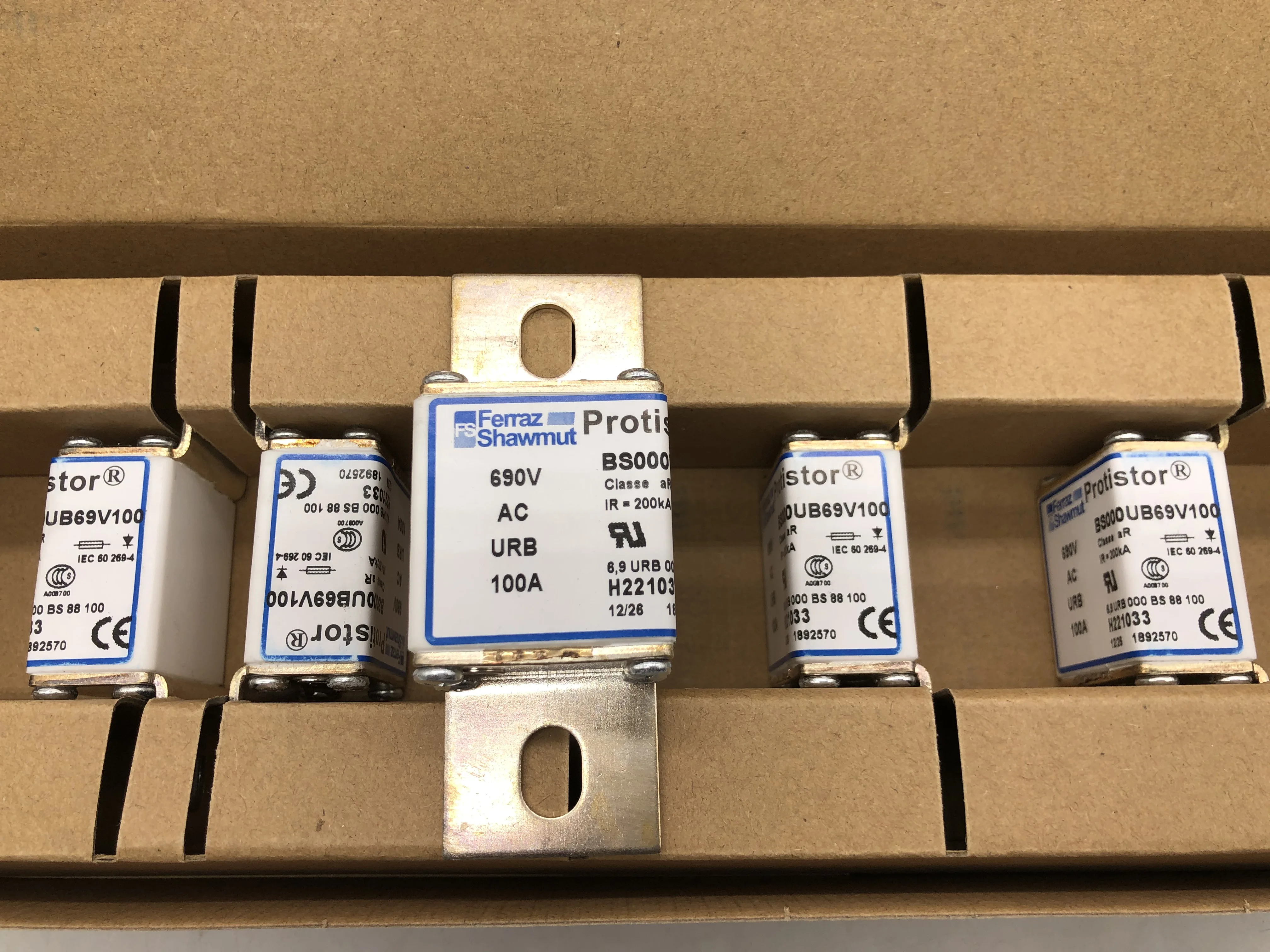 

Новый модуль предохранителей BS000UB69V100 690V 100A