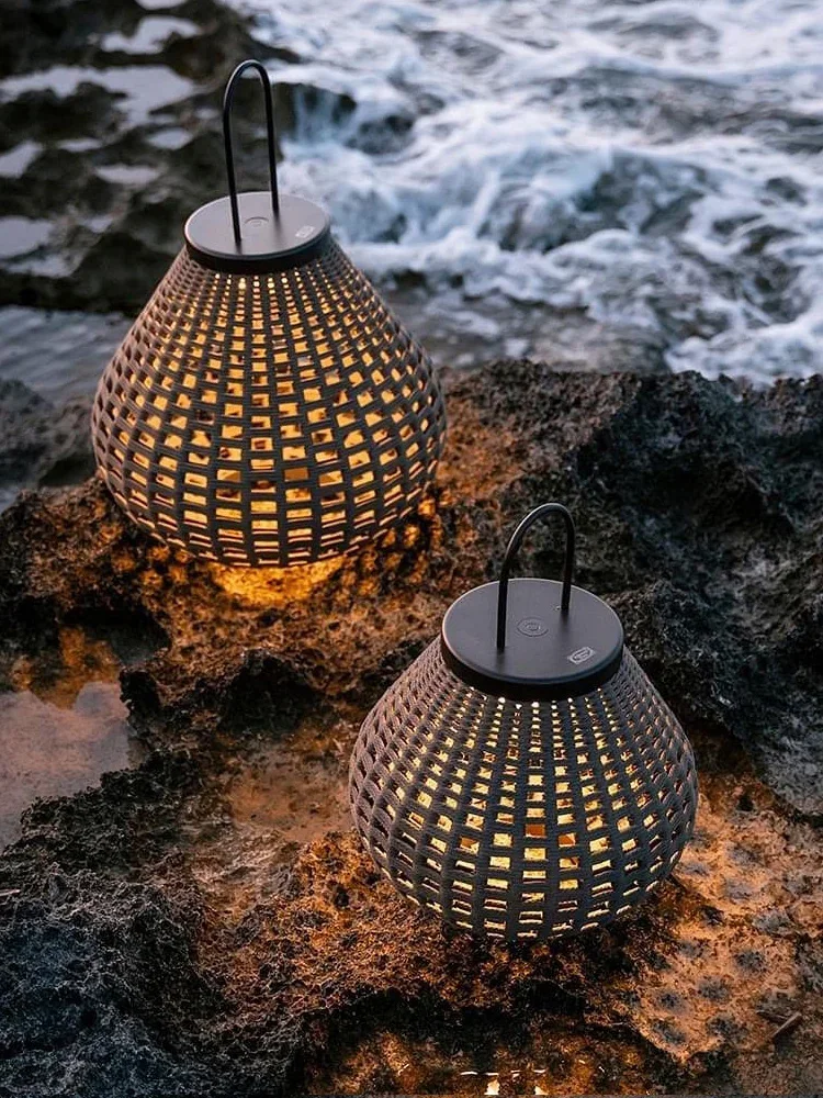 

Outdoor lawn light, waterproof courtyard light, villa garden light, outdoor Japanese rattan art rechargeable portable atmosphere