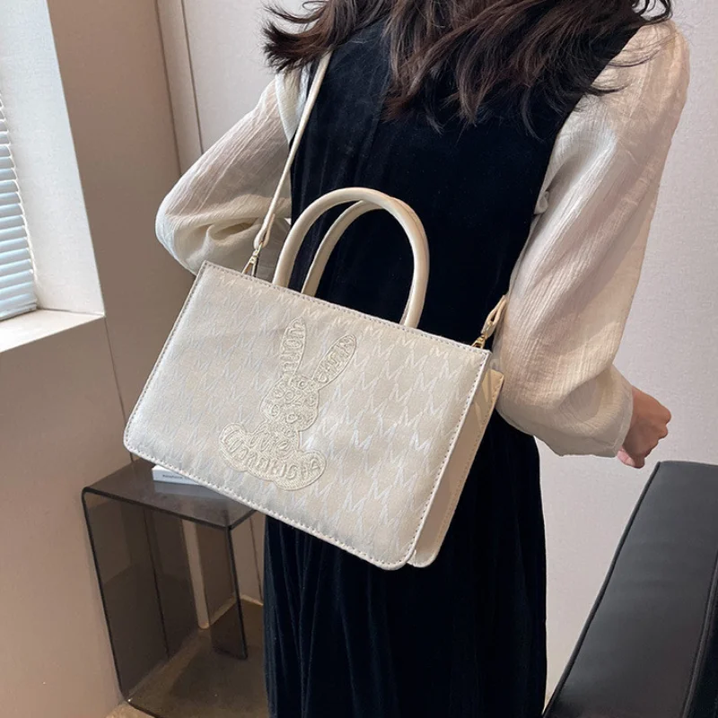 Women's Totes Bags Large Capacity Hand Bag Simple Commuting Shoulder Messenger Bolsa Mujer Mochila Fashion Letter Totes Handbags