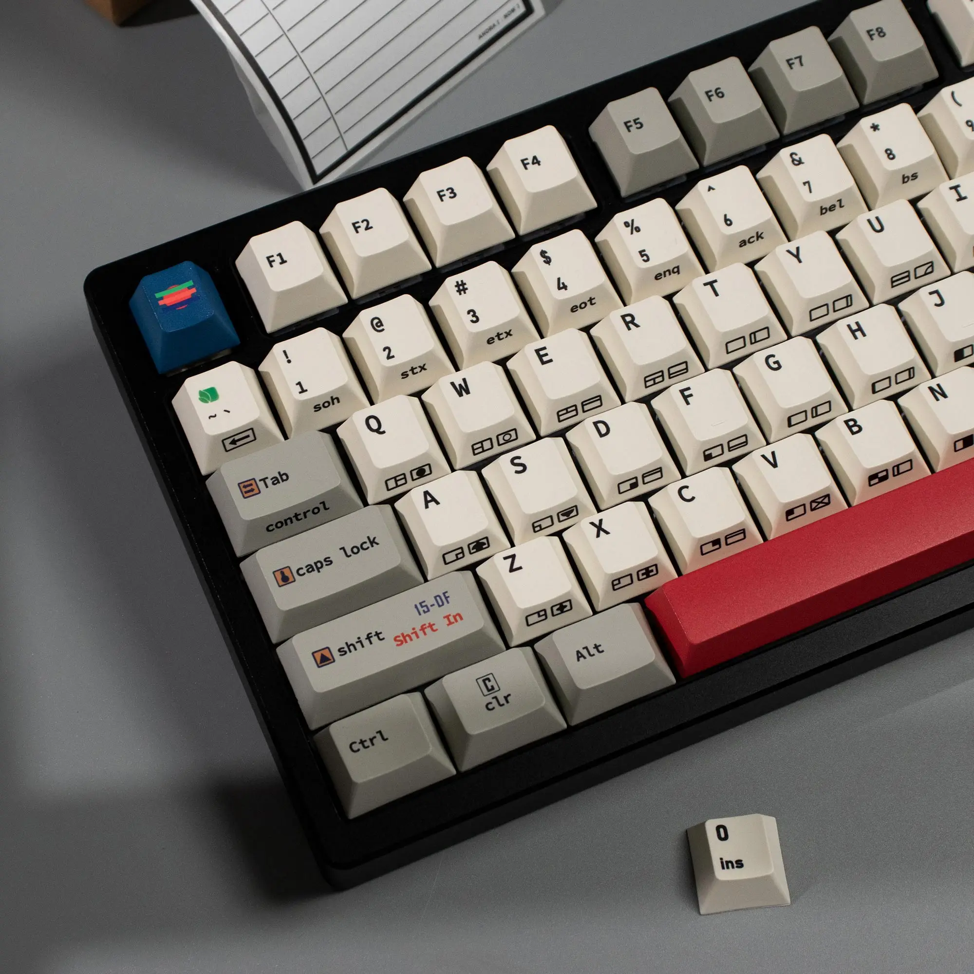 147 klawiszy C64 Retro Keycaps profil wiśniowy Dye-Sub PBT czarne boczne nakładki na klawisze z nadrukiem do klawiatury mechanicznej MX Switch