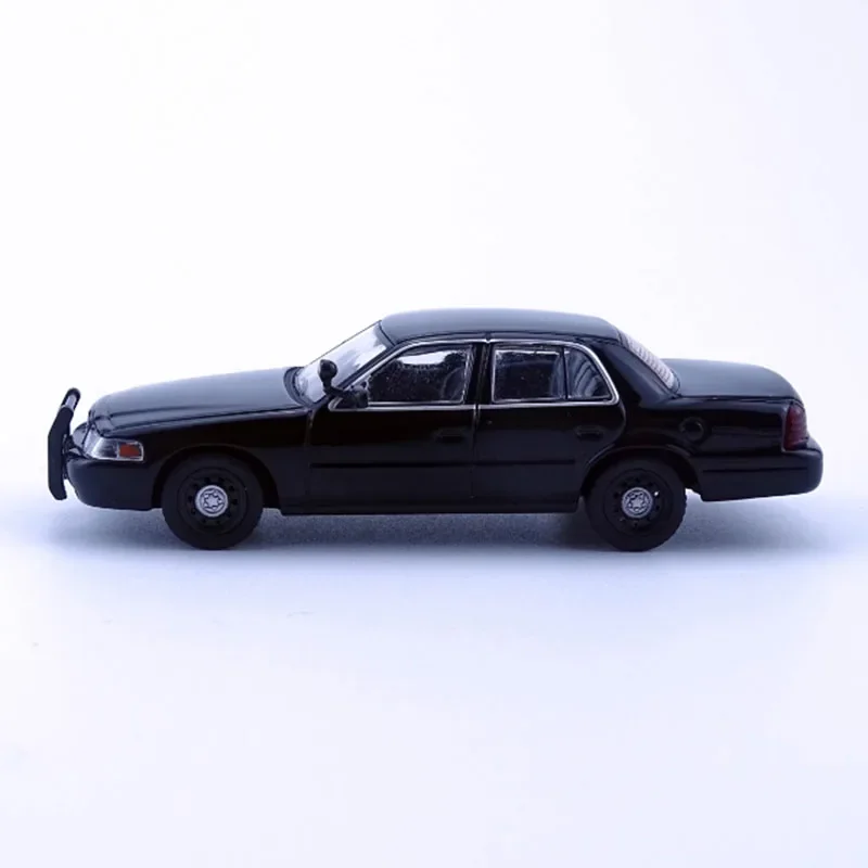 Фото Модель 596 в масштабе 1/64, Ford Crown Victoria CV, окрашенный на черный сплав, режим автомобиля для взрослых, классическая коллекция, подарок, игрушка для мальчика №4