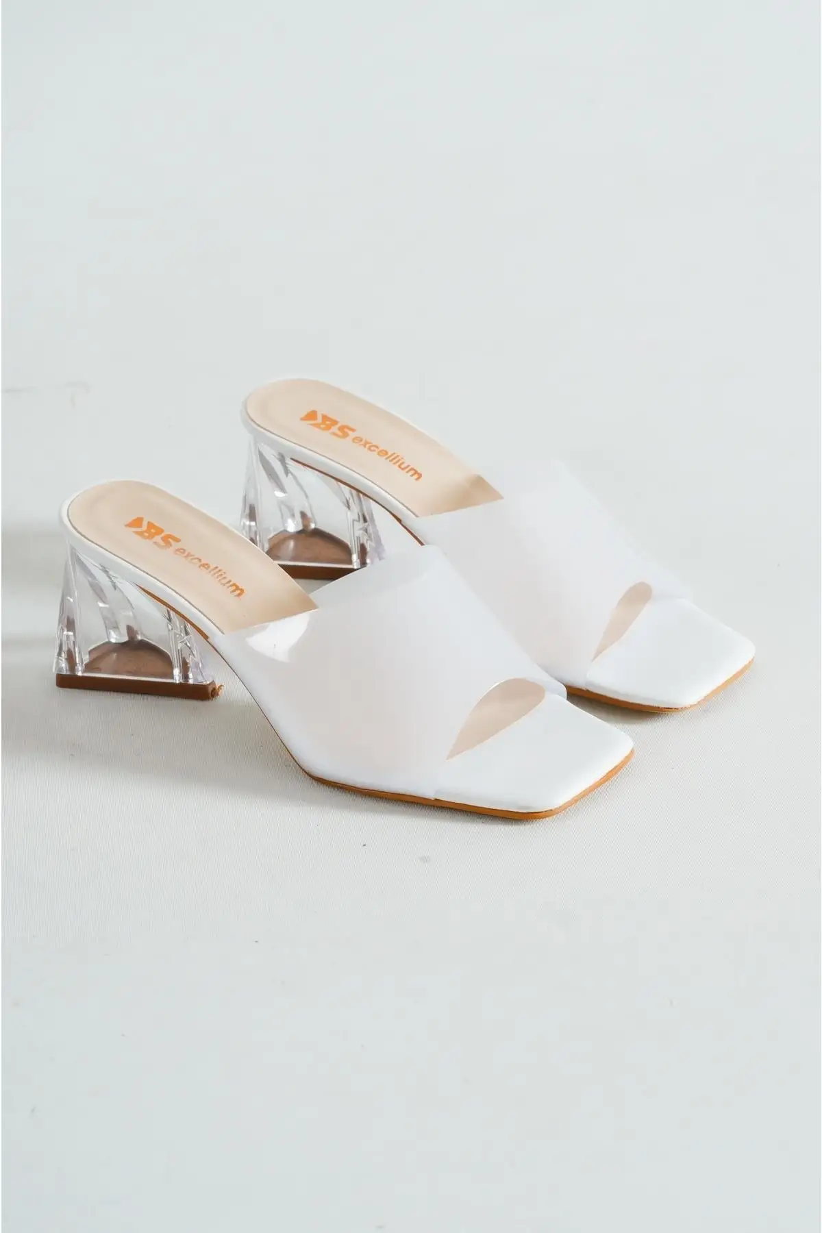 

Women white single transparent transparent triangle heel slippers sandals