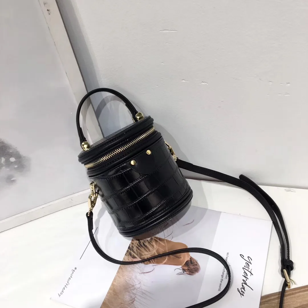

Concave new style ~ leather cylinder bag alligator print bucket bag cosmetic bag slung female bag hand bill of lading shoulder