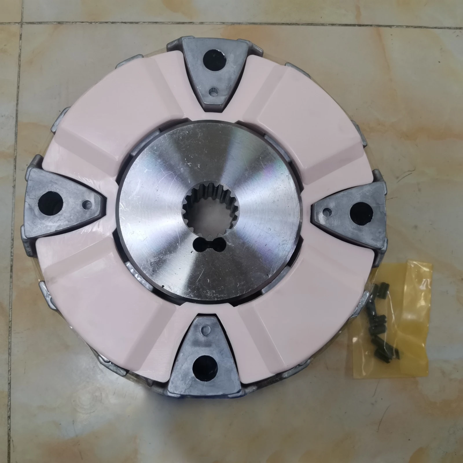 Фото Муфта сцепления 240K с шлицами для экскаваторов R450LC-7, R480LC-9 (номера деталей 11NB-13010, 11NB-13011) №2