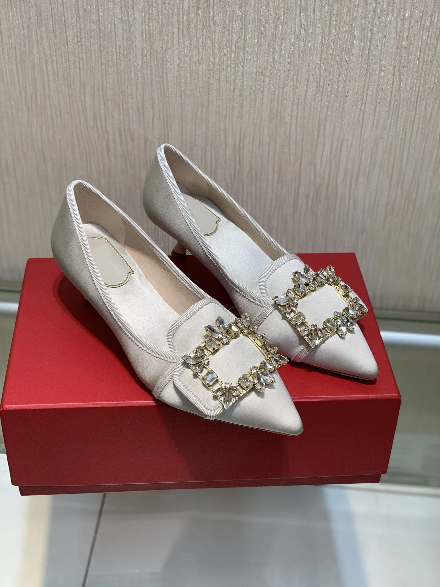 

Women Shoes Flower Strass Buckle Pumps Satin Bridal Perfect Fashion 5cm Heel