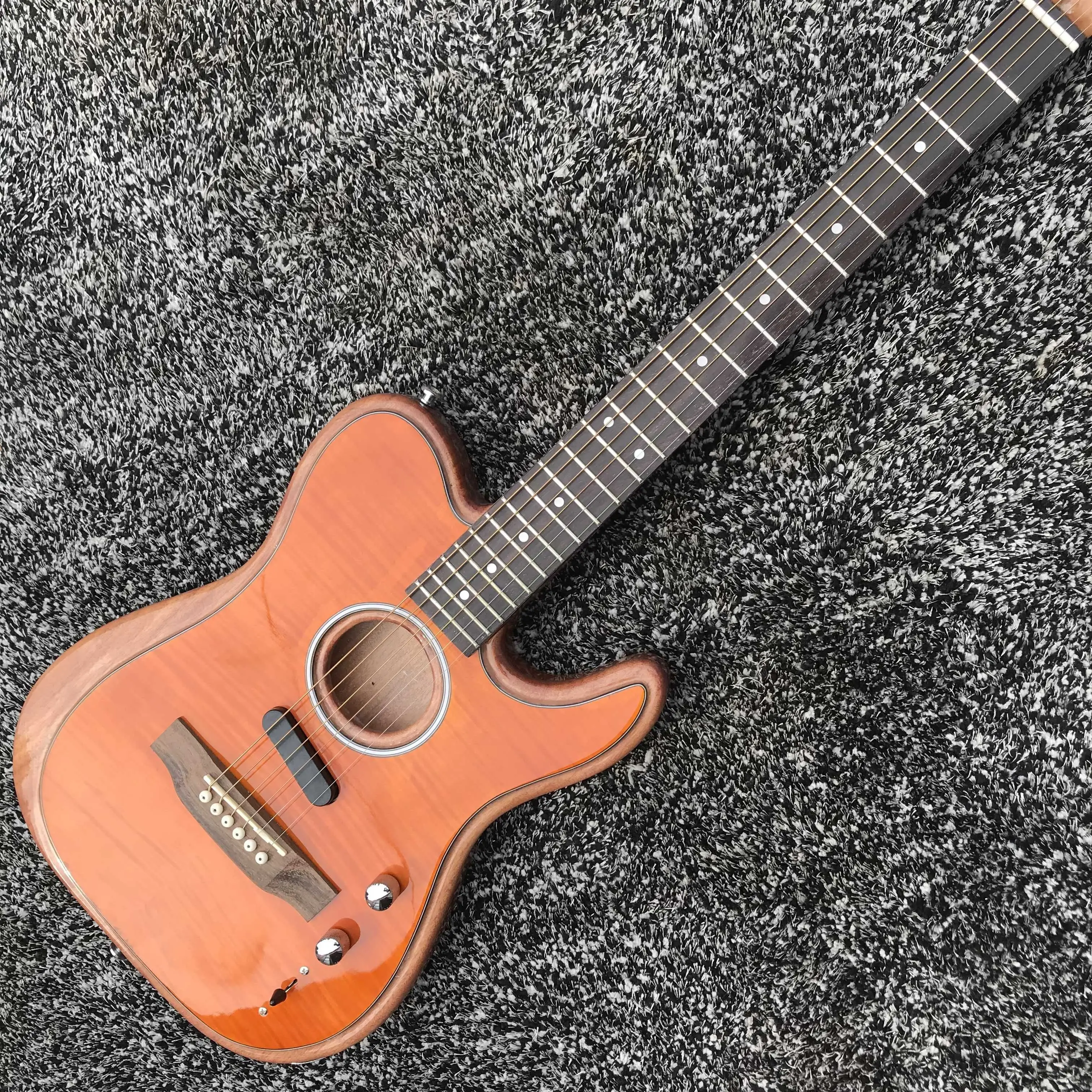 

Бесплатная доставка, коричневая, с изображением персонажа, специальная форма, белая отделка, электрогитара, новинка 2022 года, высококлассная на заказ