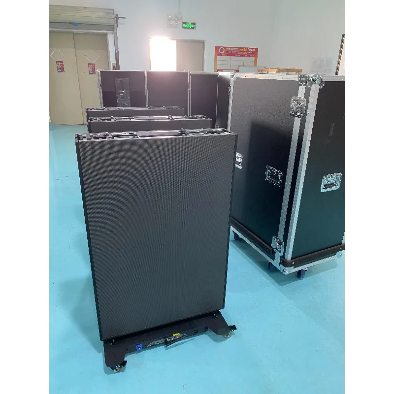 Фото Передвижной напольный LED-дисплей P1.25: полноцветный видеоэкран Ultra HD с высокой яркостью для коммерческого маркетинга №2