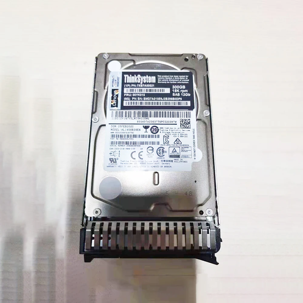 

Для жесткого диска IBM 7XB7A00021 00YK010 300G 15K SAS 2,5 "12Gb SR