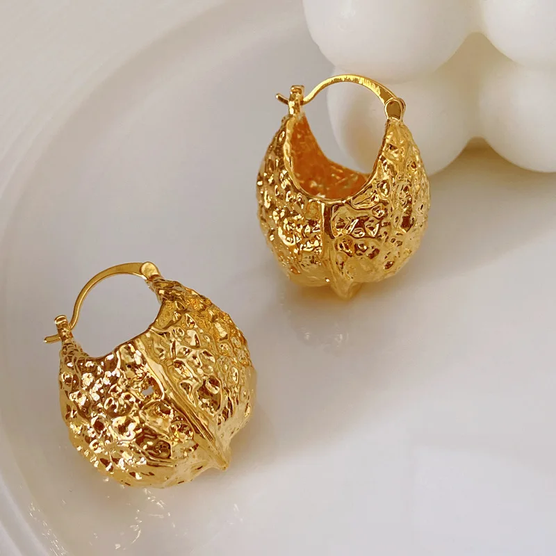 

Серьги-гвоздики в стиле ins, модные и изысканные серьги в нишевой лавовой текстуре с металлической текстурой и шариком