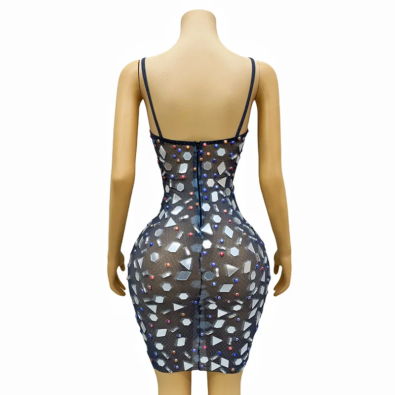 Гламурный костюм певицы с блестками на подтяжках дышащее вечернее платье