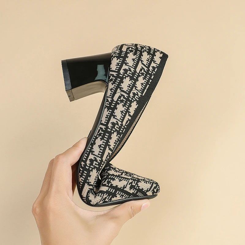 Женские туфли на одинарной платформе с квадратным носком и неглубоким толстом