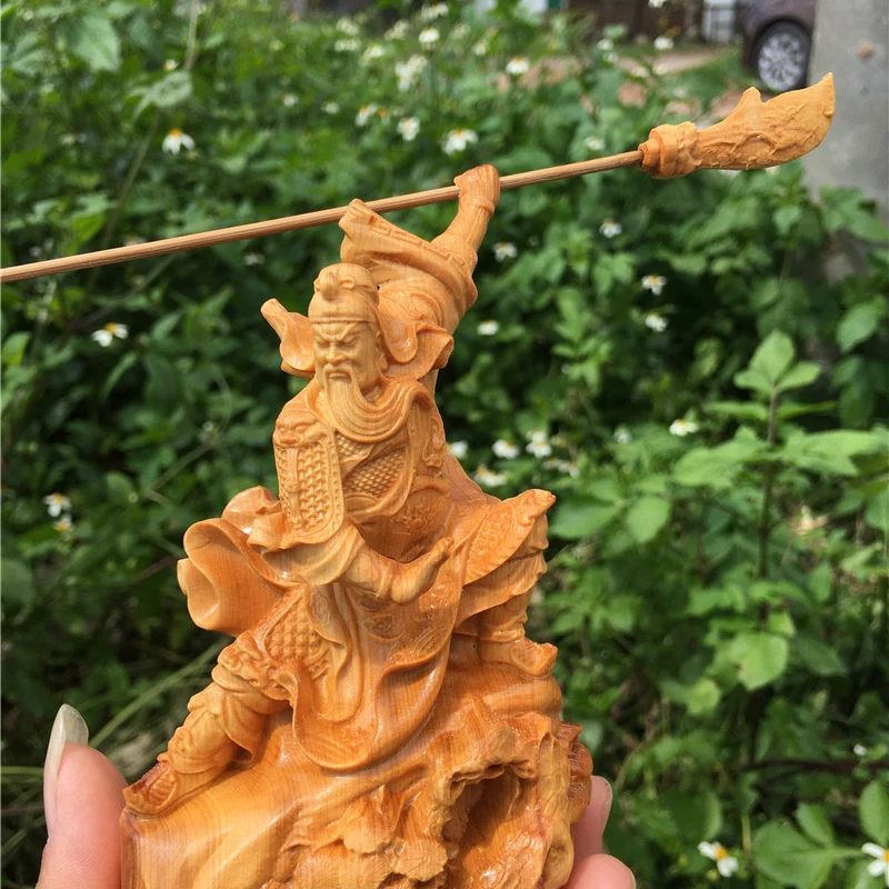 

Cliff cedar boxwood carving Guan Erye Chinese home Ren characters live handicrafts solid wood step Guan Gong decoration