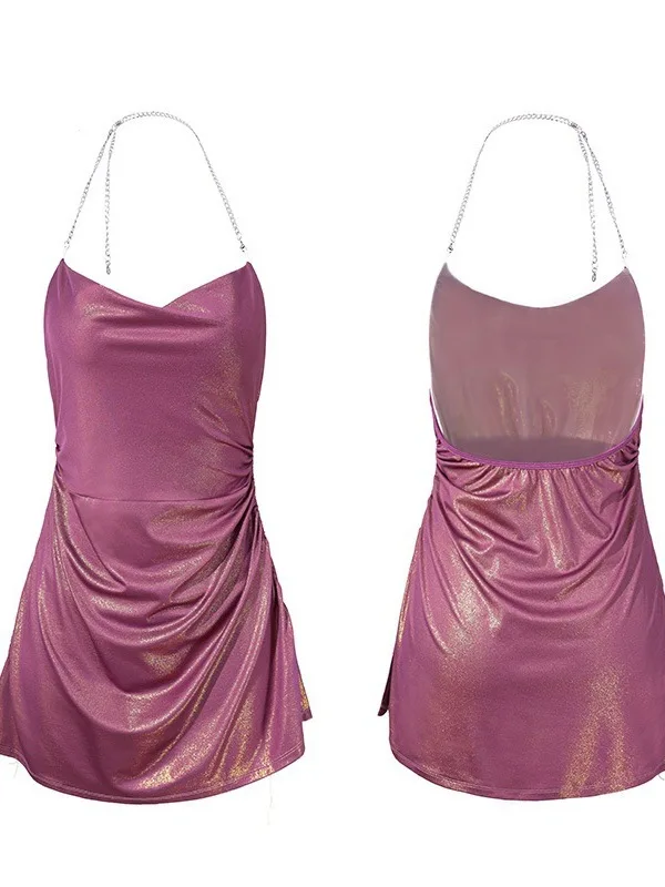 Женское летнее платье с цепочкой и вырезом на спине