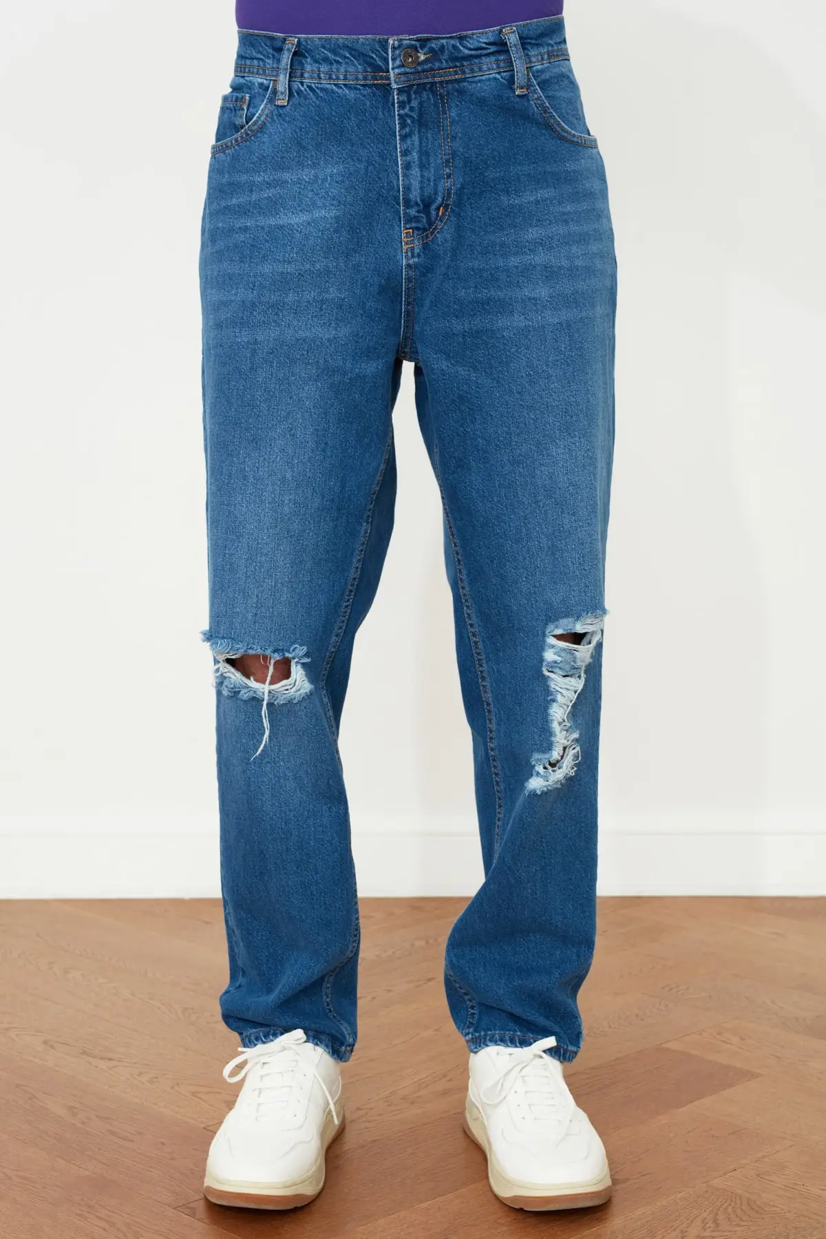 

Trendyol Male Destroylu Relax Fit Jeans TMNSS21JE0548