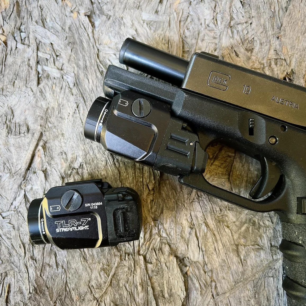 Фото TLR 7 TLR 7X Пистолетный скаутский фонарь Светодиодный стробоскопический фонарик для страйкбола G lock 17 Taurus Fit Рельс 20 мм 500 люмен Перезаряжаемый аккумулятор №3