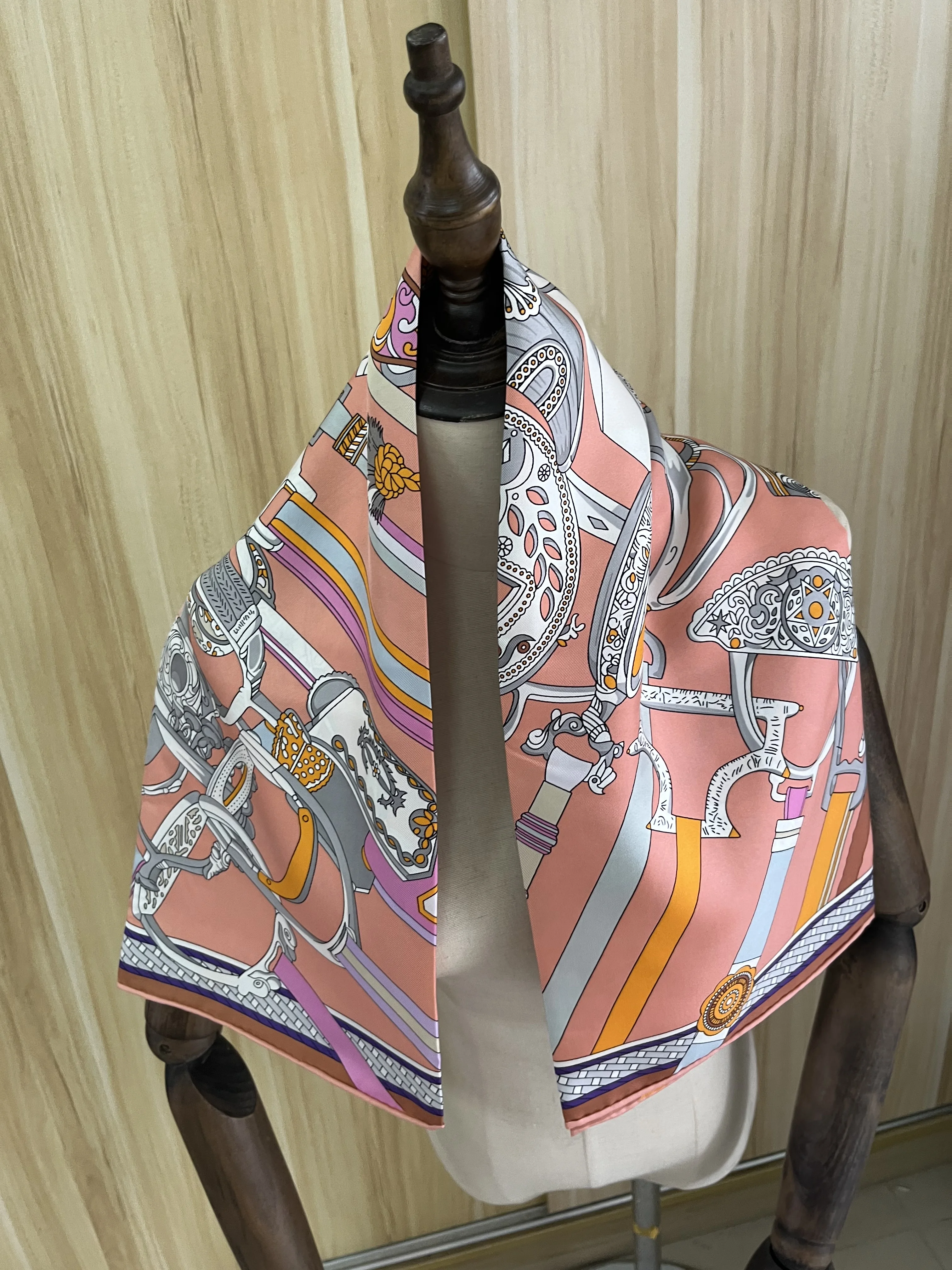 

2022 new arrival fashion elegant classic pink chain100% silk scarf 90*90 cm square shawl twill wrap for women gift muslim