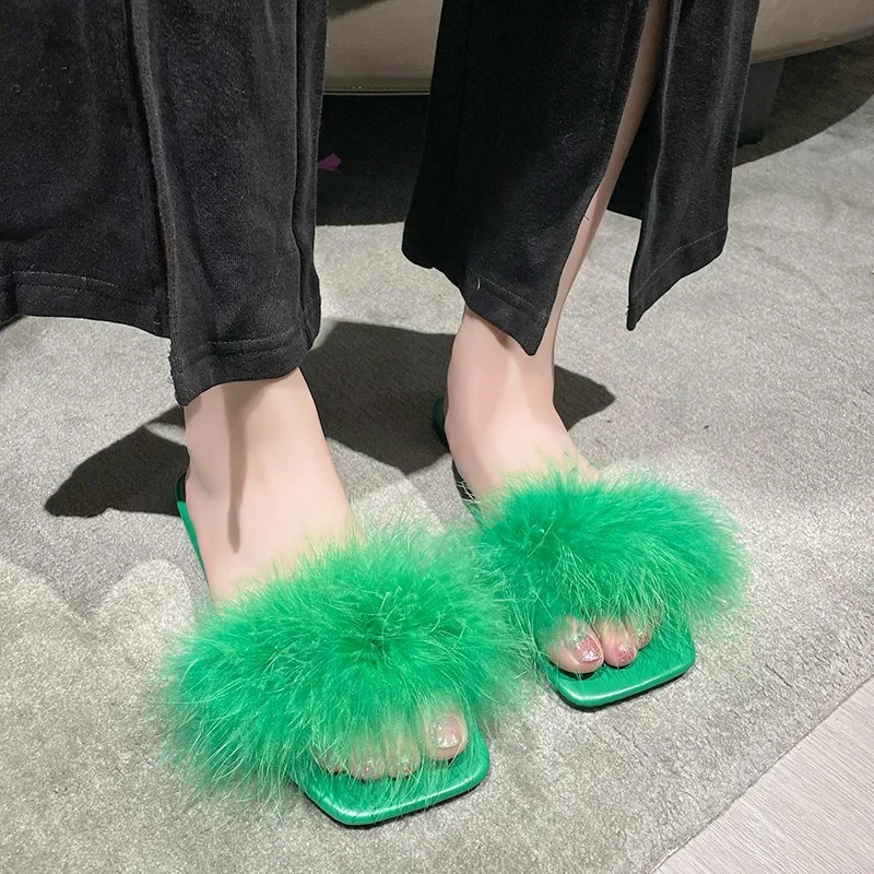 Flock Flat Shoes Female Plush Slippers for Adults Luxury Slides Slipers Women Fur Soft Designer 2023 Rubber Fashion Rome Fabric