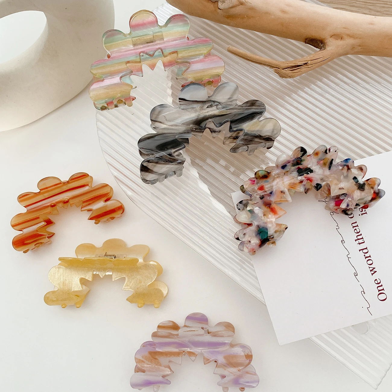 

Креативная Переливающаяся полосатая Цветочная Солнцезащитная заколка для волос для женщин заколка для акулы для девушек из целлюлозы ацет...