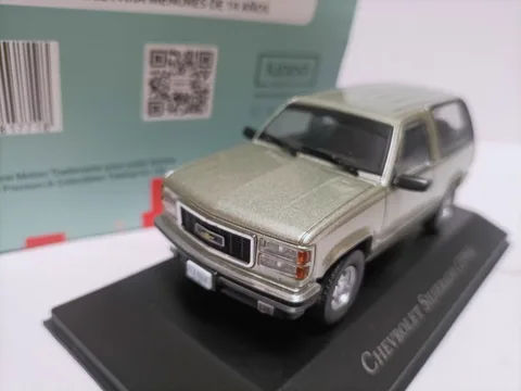 WELLY Chevrolet Silverado 1/43