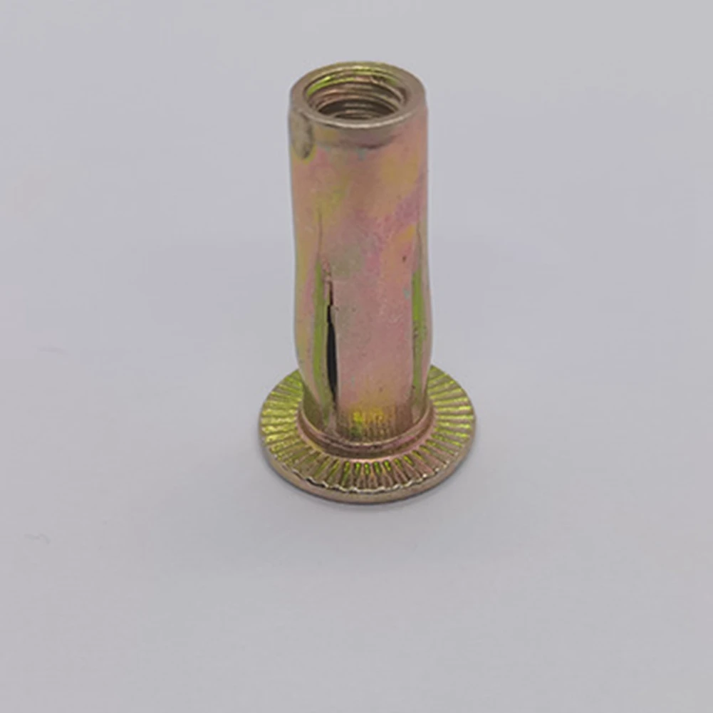 Заклепочная гайка с несколькими захватами хвостовик предварительной