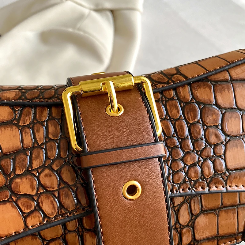 Vintage Crocodile Pattern Women's Shoulder Bag Luxury Designer Ladies Armpit Bag Chain Crossbody Messenger Bag Y2K Underarm Bag