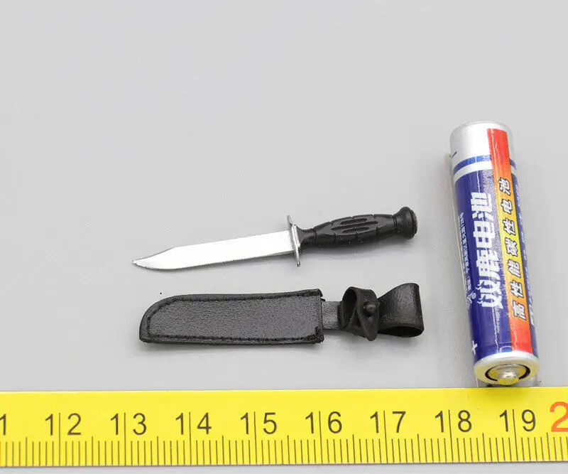 

DAM 780901/6 Scale Knife Model F12" Figure Accessories