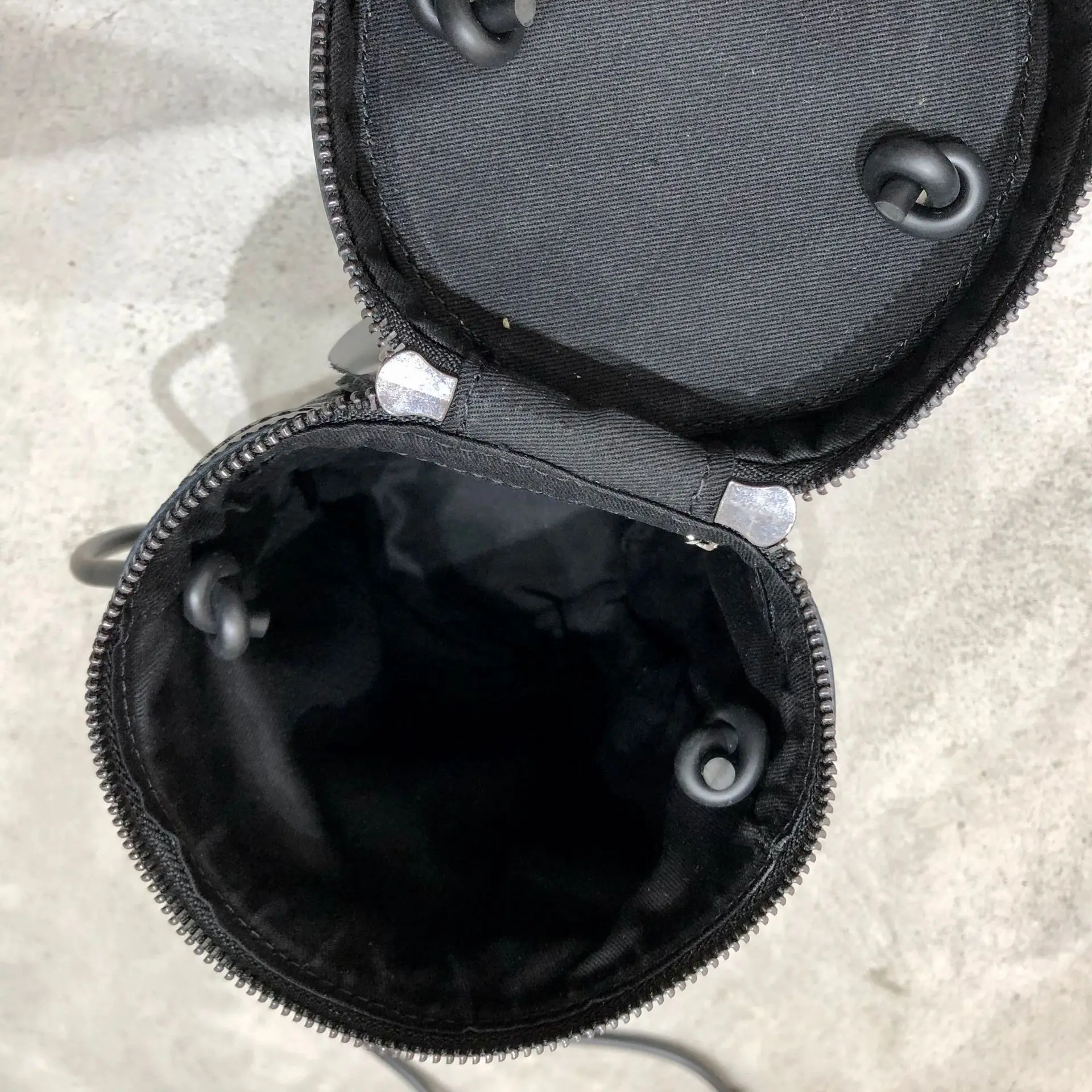 Рисунок 5 - Роскошная брендовая кожаная сумка