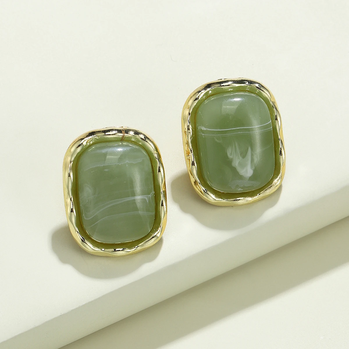 

New Unique Green Jade Stud Earrings For Women Vintage Elegant Earrings Statement Jewelry Wedding Party Jewelry Gifts