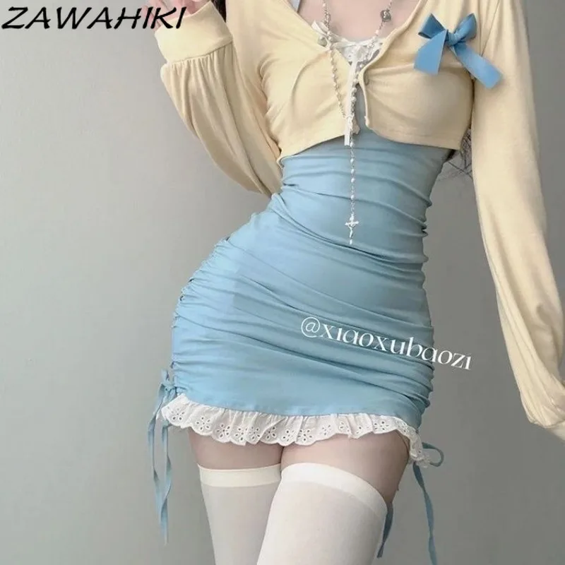 Женское кружевное платье в стиле пэчворк облегающее контрастных цветов с бантом