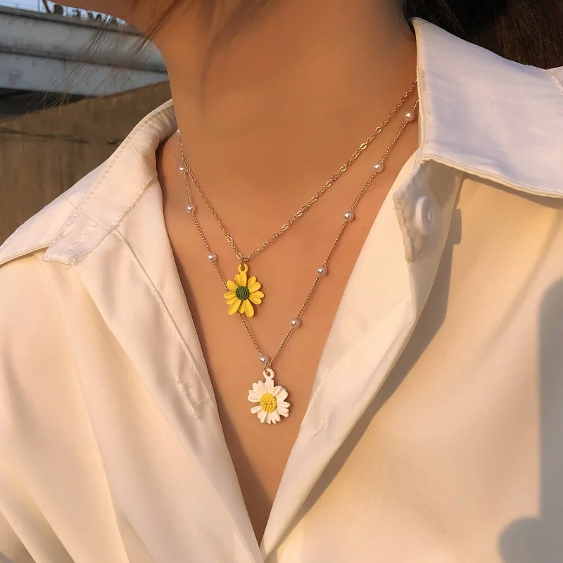 

Hip-hop Fashion Pearl Daisy Pendant Necklace for Women Girls Exquisite Men Double -layer Decoration Summer Party Accessories2023