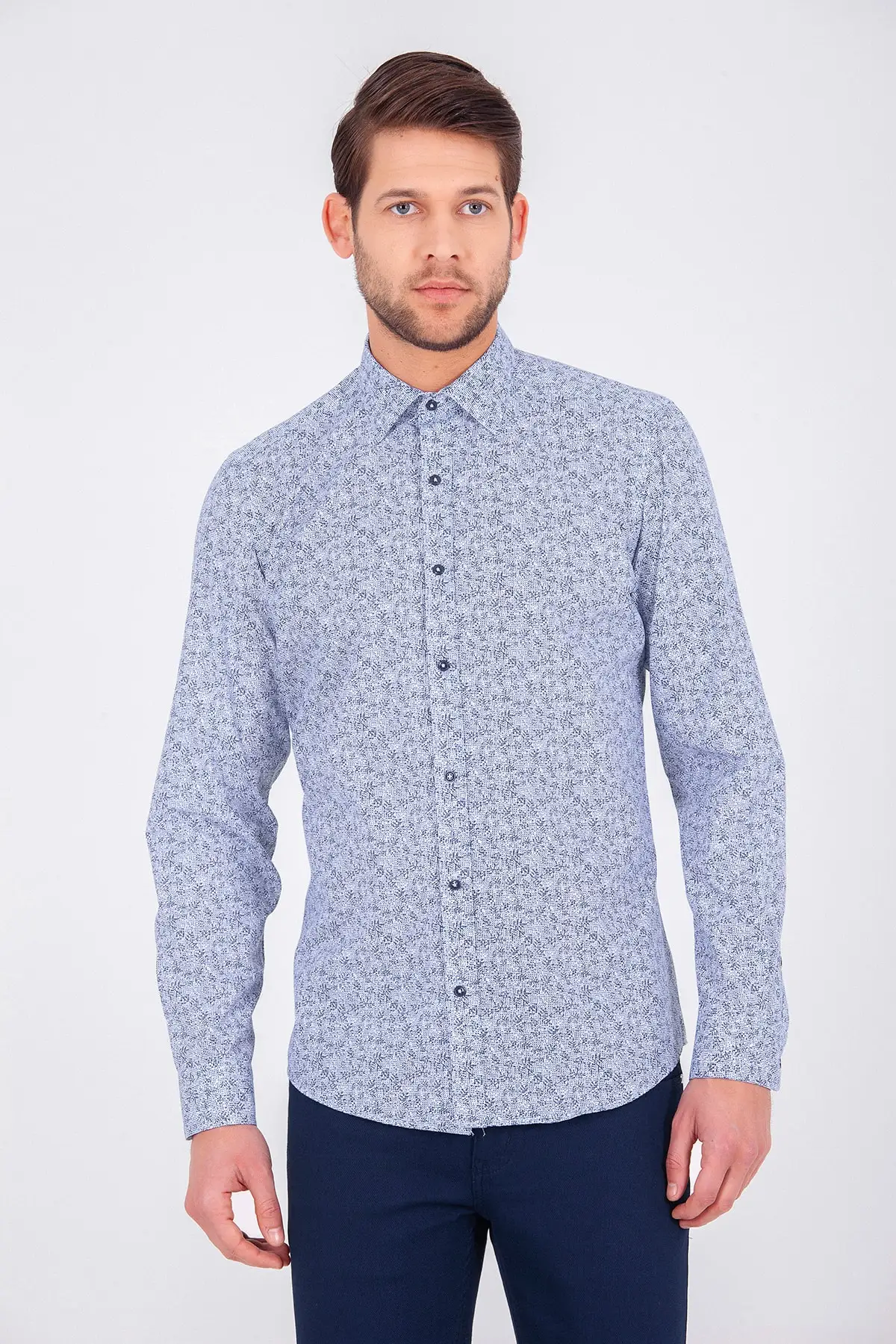 

Темно-синяя приталенная рубашка с принтом 20 d190000053