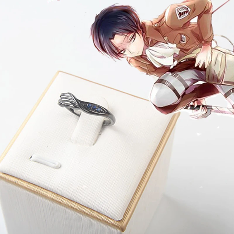 жена титана