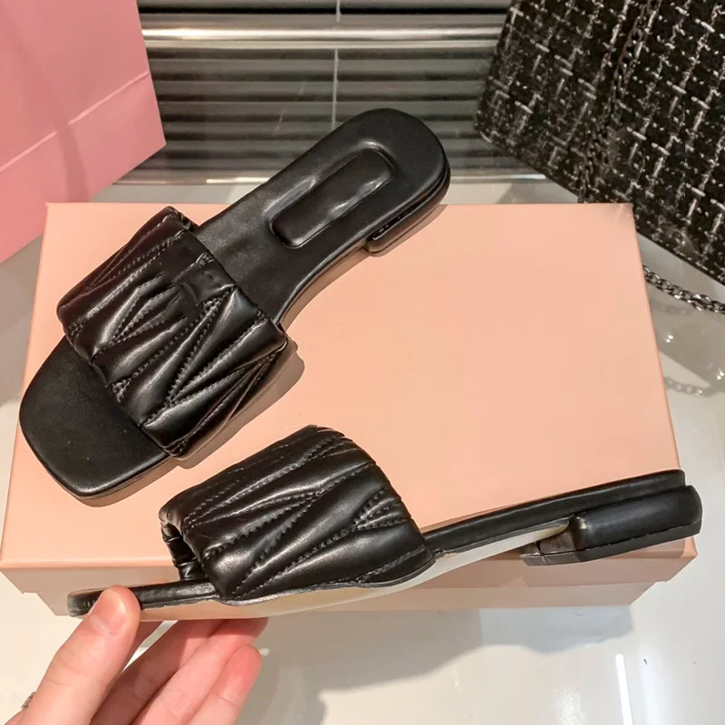 2023 summer European and American new flat square head non-slip fashion women's slippers