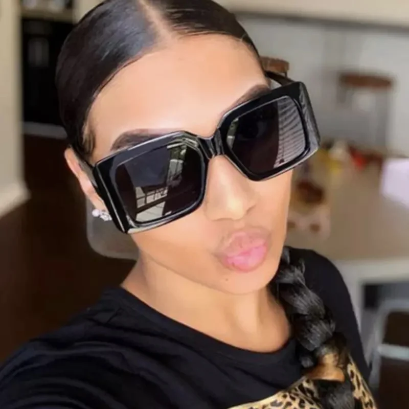 

Солнечные очки в винтажном стиле UV400 женские, квадратные Роскошные брендовые солнцезащитные аксессуары в большой оправе, модные аксессуары...